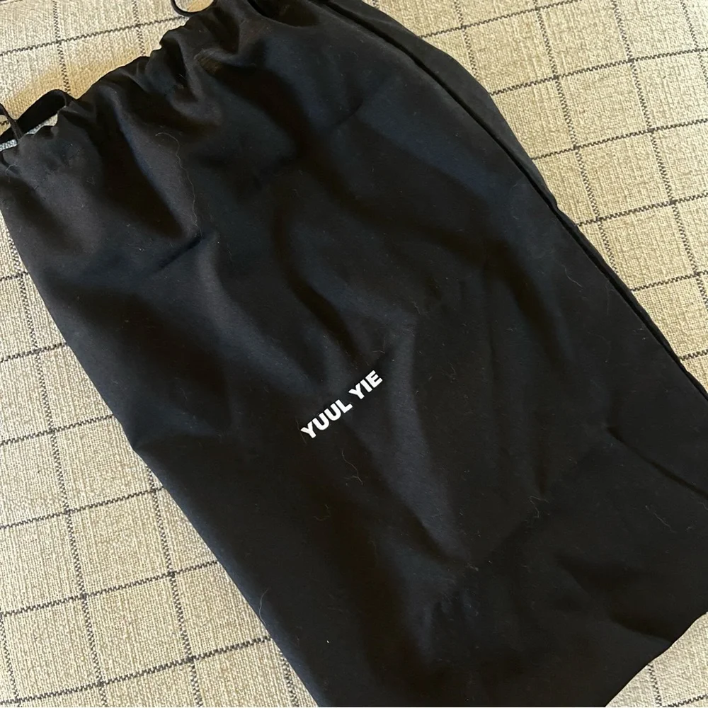 Yuul Yie Navy and Brown Sandals - Picture 6 of 6